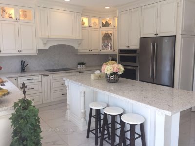 Post Supported Island Design Offers More Room