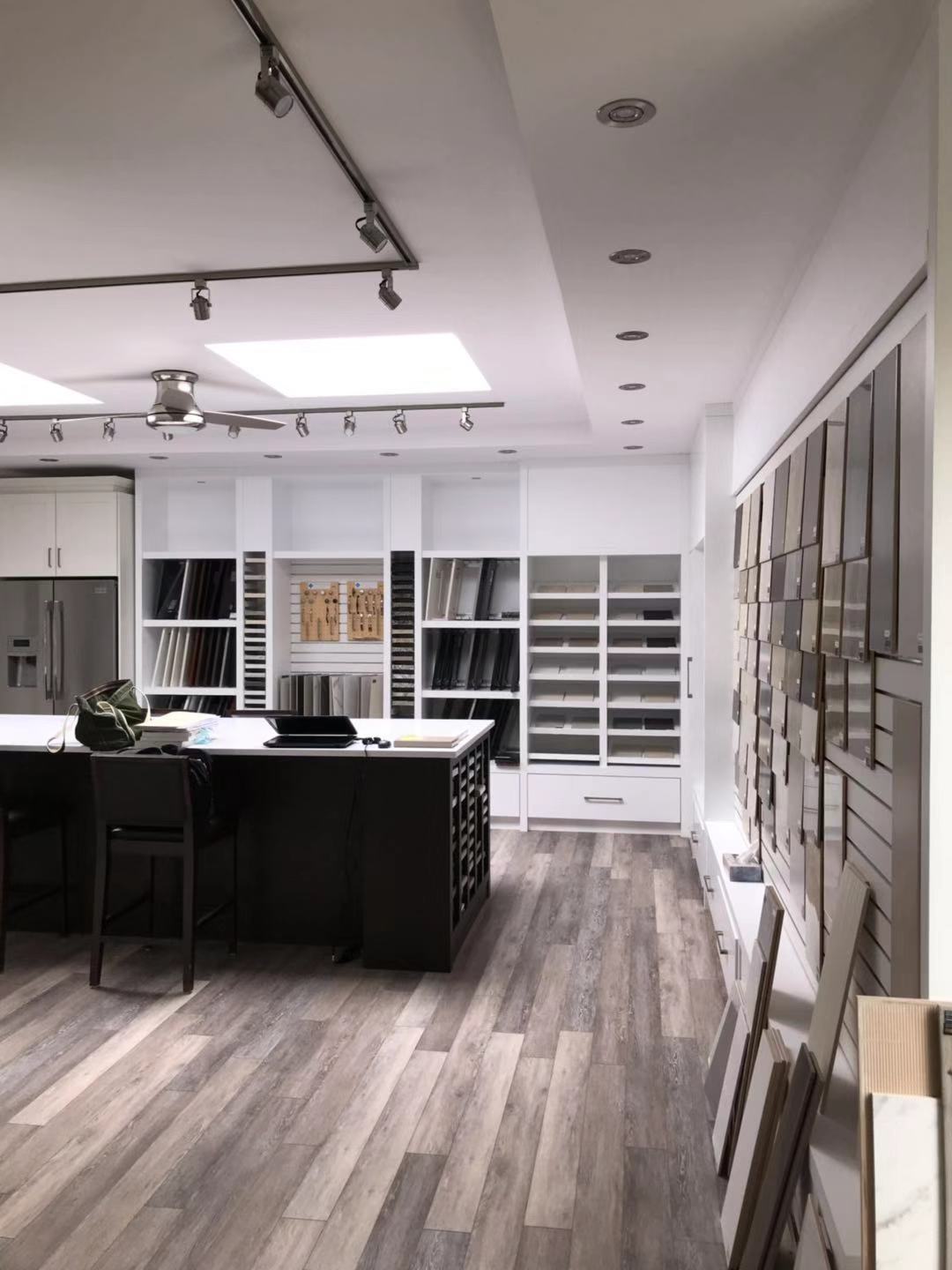 COMMERCIAL OFFICE CABINETRY RECEPTION COUNTERS & DESKS 5