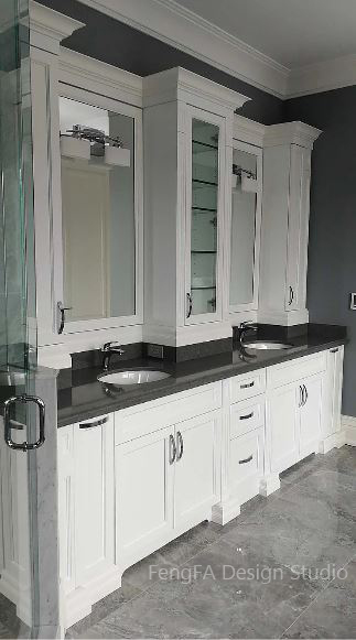 Central Adjustable Glass Storage Layer with Glass Doors